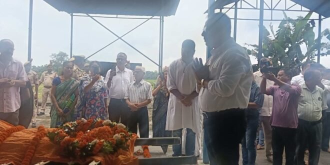 Padma Shri Gita Upadhyay was laid to rest with full state honors.